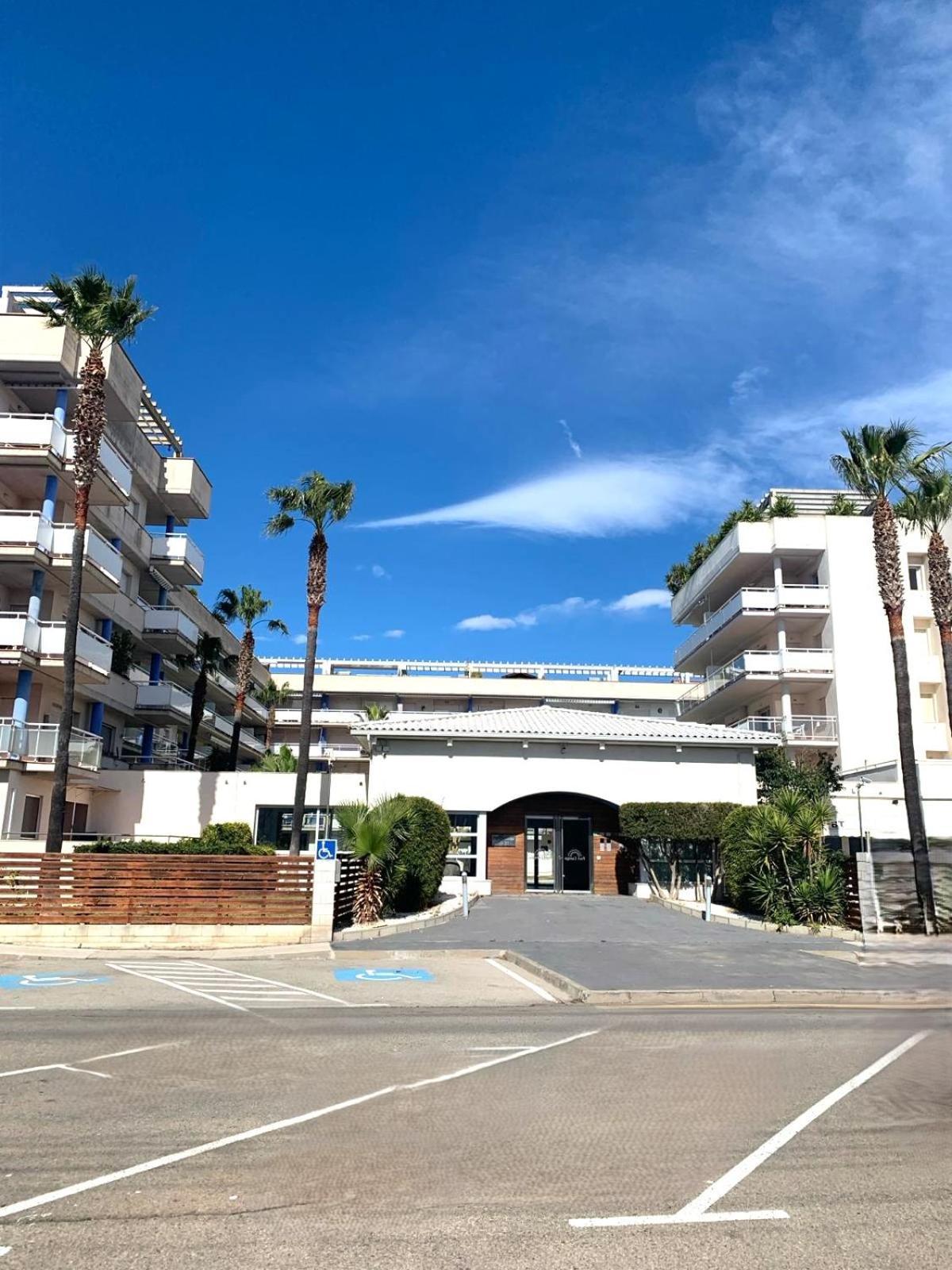 Con Plaza De Parking Y Piscina Comunitaria Roses